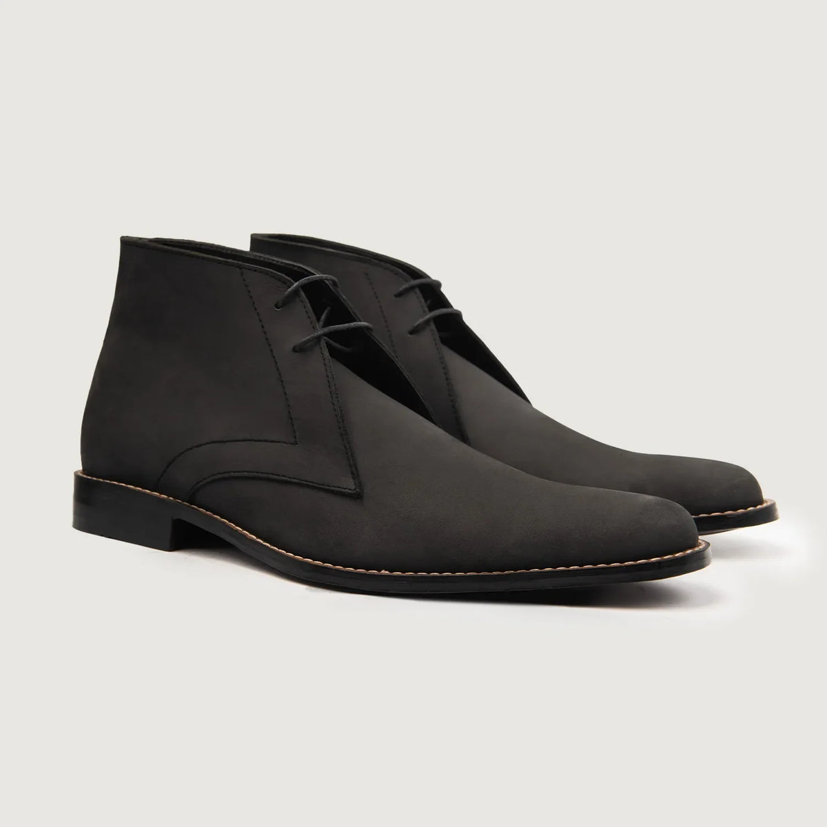 Corry Chukka أسود Nubuck أحذية بوت جلدية رجالي For Men جلد بقر طبيعي أسود فاخر - عرض جانبي | شراء أونلاين عبر المتجر الرسمي