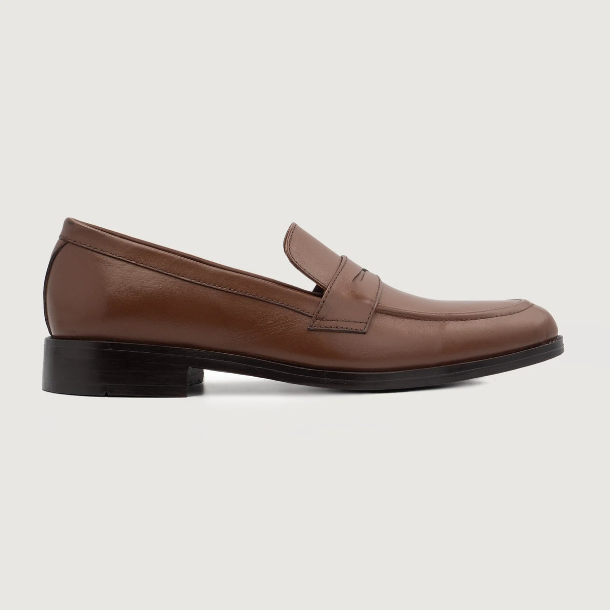 Brown Full-Grain leather Loafers - بناء غوديير ويلت المتين وتفاصيل مقدمة الحذاء
