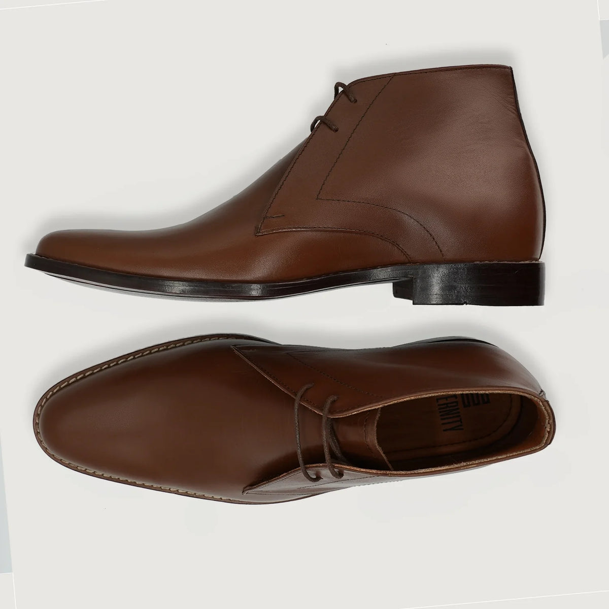 Corry Chukka بني أحذية بوت جلدية رجالي For Men - دعامة الكعب المقواة وتفاصيل الخياطة المزدوجة الدقيقة