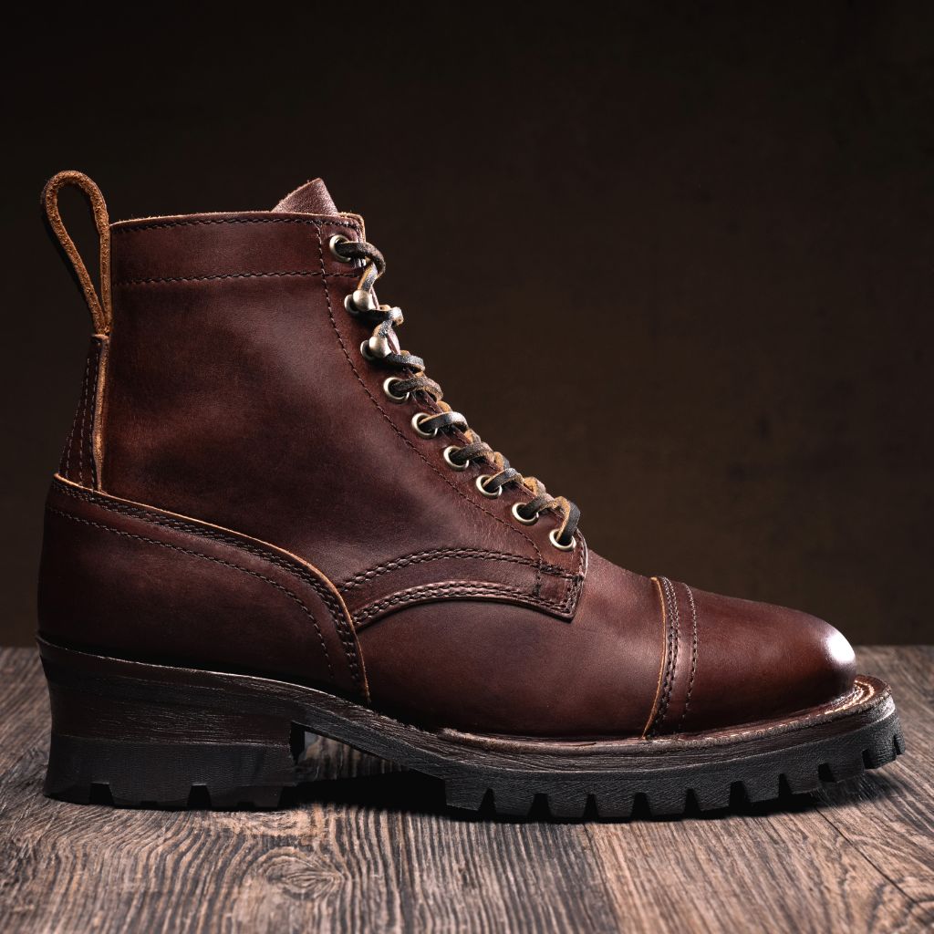 Classic Full-Grain leather Boots - بناء غوديير ويلت المتين وتفاصيل مقدمة الحذاء