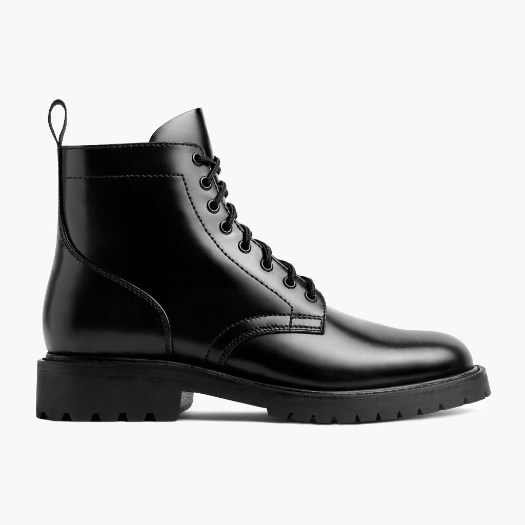 Black Full-Grain leather Boots - بناء غوديير ويلت المتين وتفاصيل مقدمة الحذاء