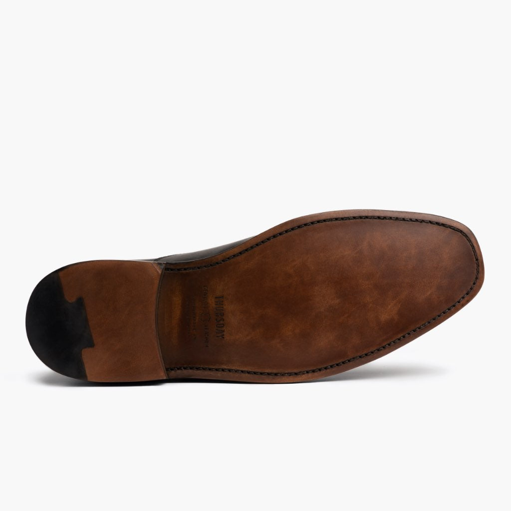 High-Traction Rubber Outsole & Lug Tread Pattern on Executive أسود سنيكرز جلدي كاجوال رجالي