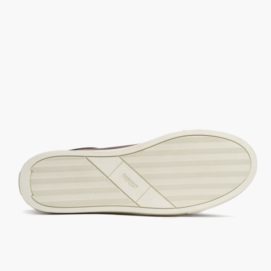 High-Traction Rubber Outsole & Lug Tread Pattern on Premier Low Top Coffee سنيكرز جلدي كاجوال رجالي For Men