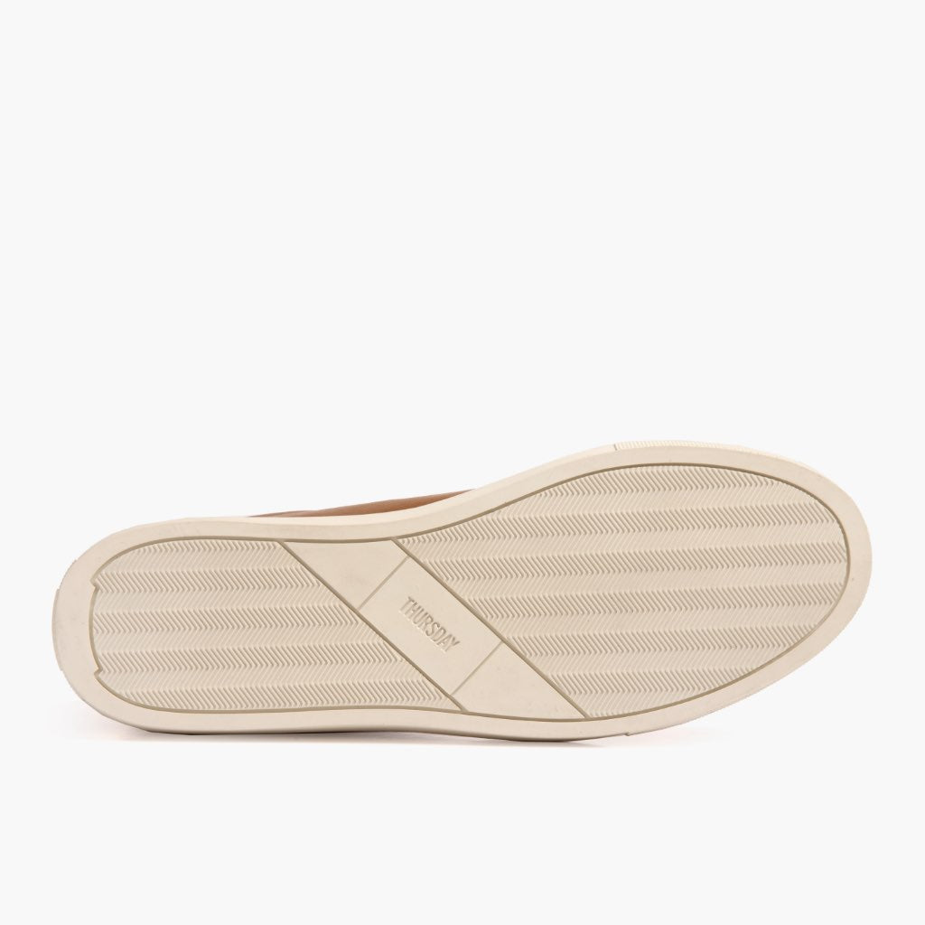 High-Traction Rubber Outsole & Lug Tread Pattern on Premier Low Top Toffee سنيكرز جلدي كاجوال رجالي For Men