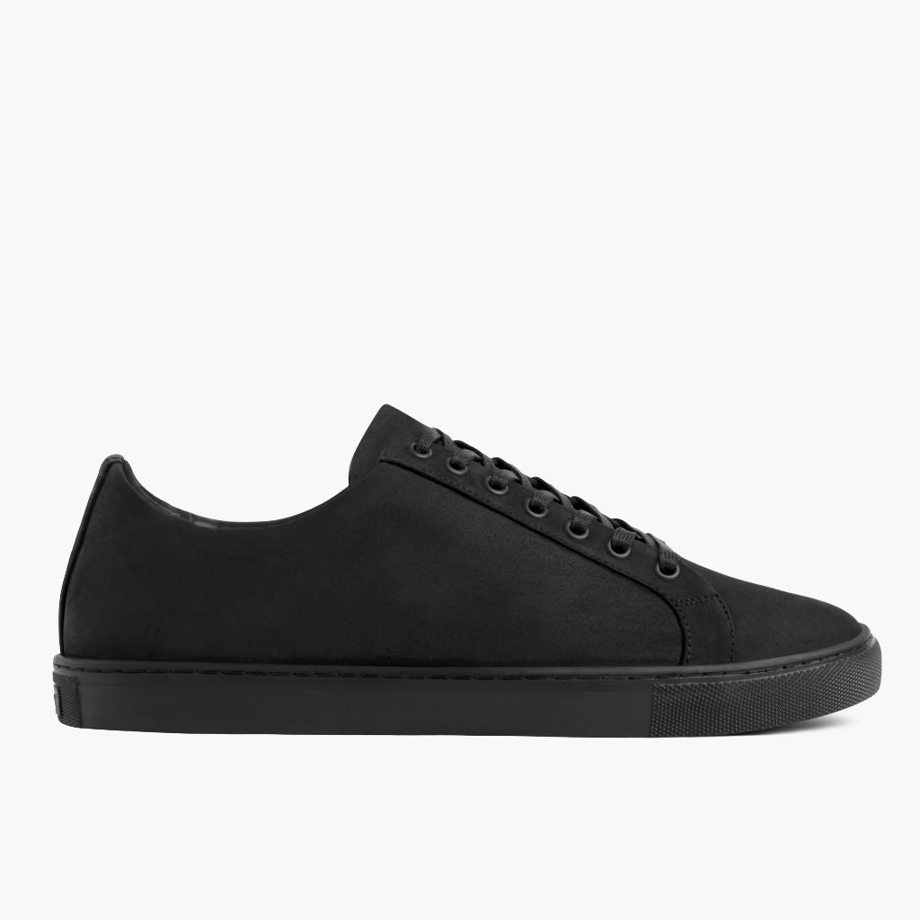 Black Full-Grain leather Sneakers - بناء غوديير ويلت المتين وتفاصيل مقدمة الحذاء