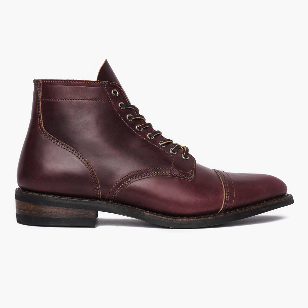 Classic Full-Grain leather Boots - بناء غوديير ويلت المتين وتفاصيل مقدمة الحذاء