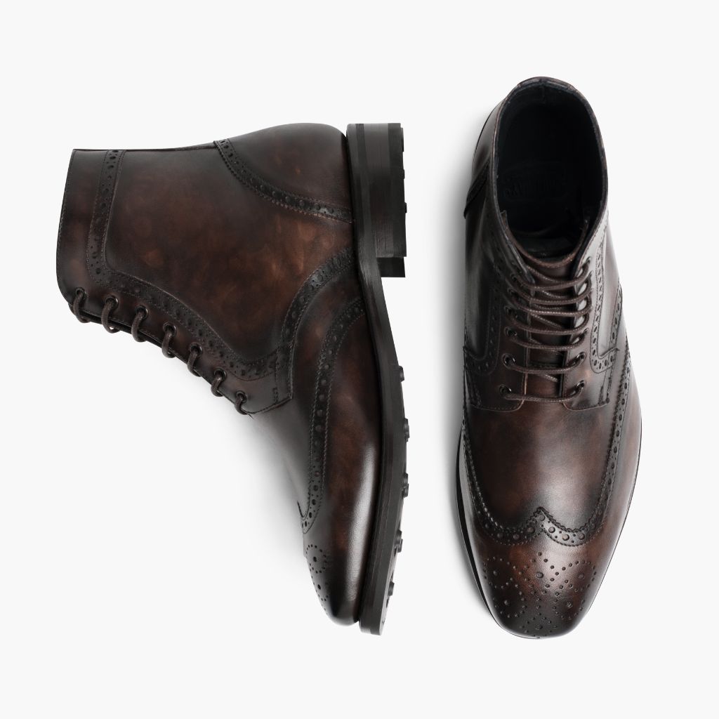 Wingtip Dark Oak أحذية بوت جلدية رجالي For Men - دعامة الكعب المقواة وتفاصيل الخياطة المزدوجة الدقيقة