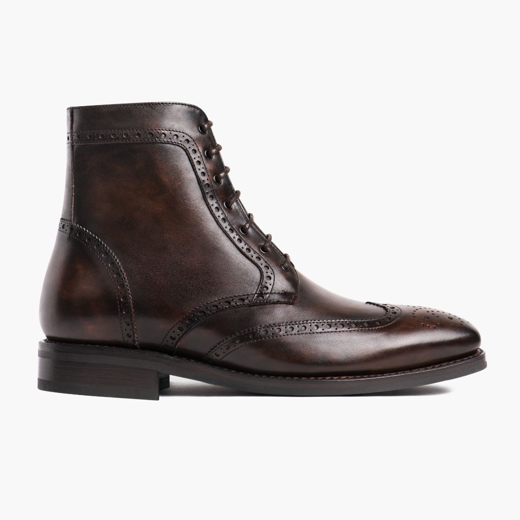 Classic Full-Grain leather Boots - بناء غوديير ويلت المتين وتفاصيل مقدمة الحذاء