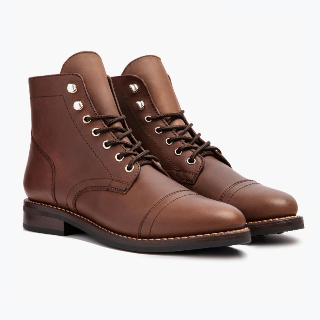 Classic Full-Grain leather Boots - بناء غوديير ويلت المتين وتفاصيل مقدمة الحذاء