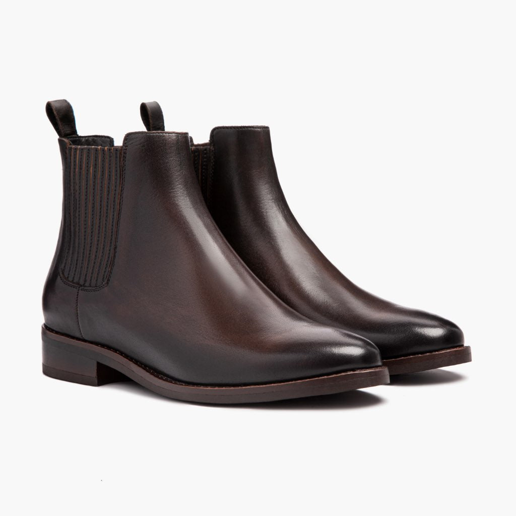 Black Full-Grain leather Boots - بناء غوديير ويلت المتين وتفاصيل مقدمة الحذاء