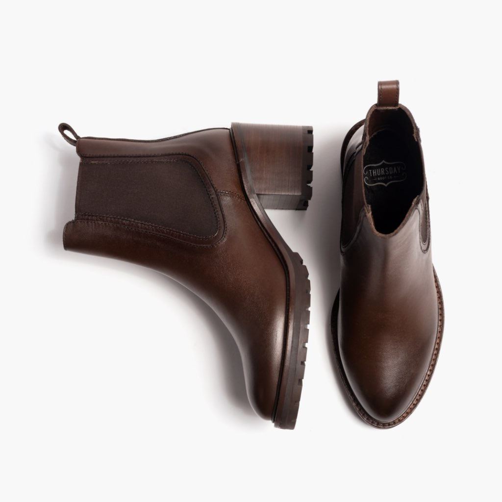 High-Traction Rubber Outsole & Lug Tread Pattern on Knockout Chocolate أحذية بوت جلدية نسائي
