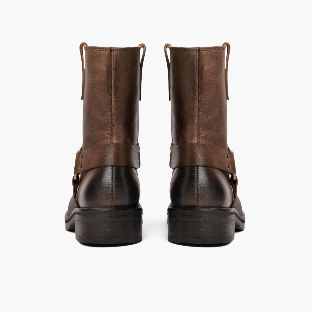 High-Traction Rubber Outsole & Lug Tread Pattern on Outlaw Light Tobacco أحذية بوت جلدية نسائي