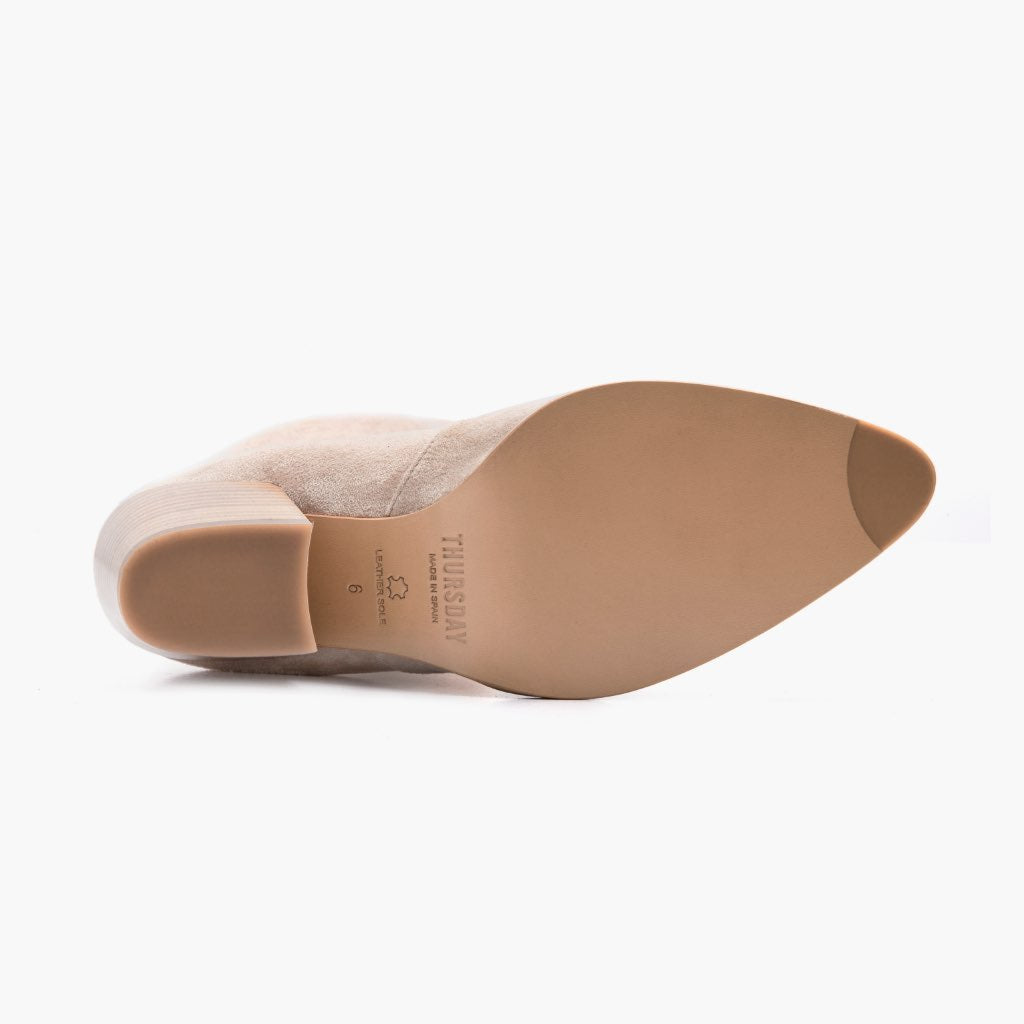 High-Traction Rubber Outsole & Lug Tread Pattern on Tempest Sand أحذية بوت جلدية نسائي