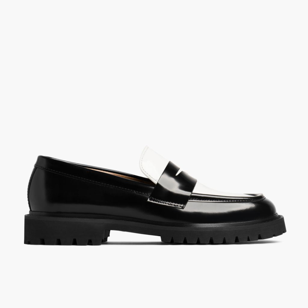 Black Full-Grain leather Loafers - بناء غوديير ويلت المتين وتفاصيل مقدمة الحذاء