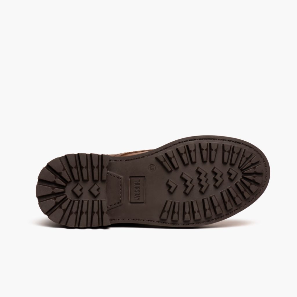 Authentic Full-Grain Leather Grain Depth & Pull-Up Patina Texture Detail
