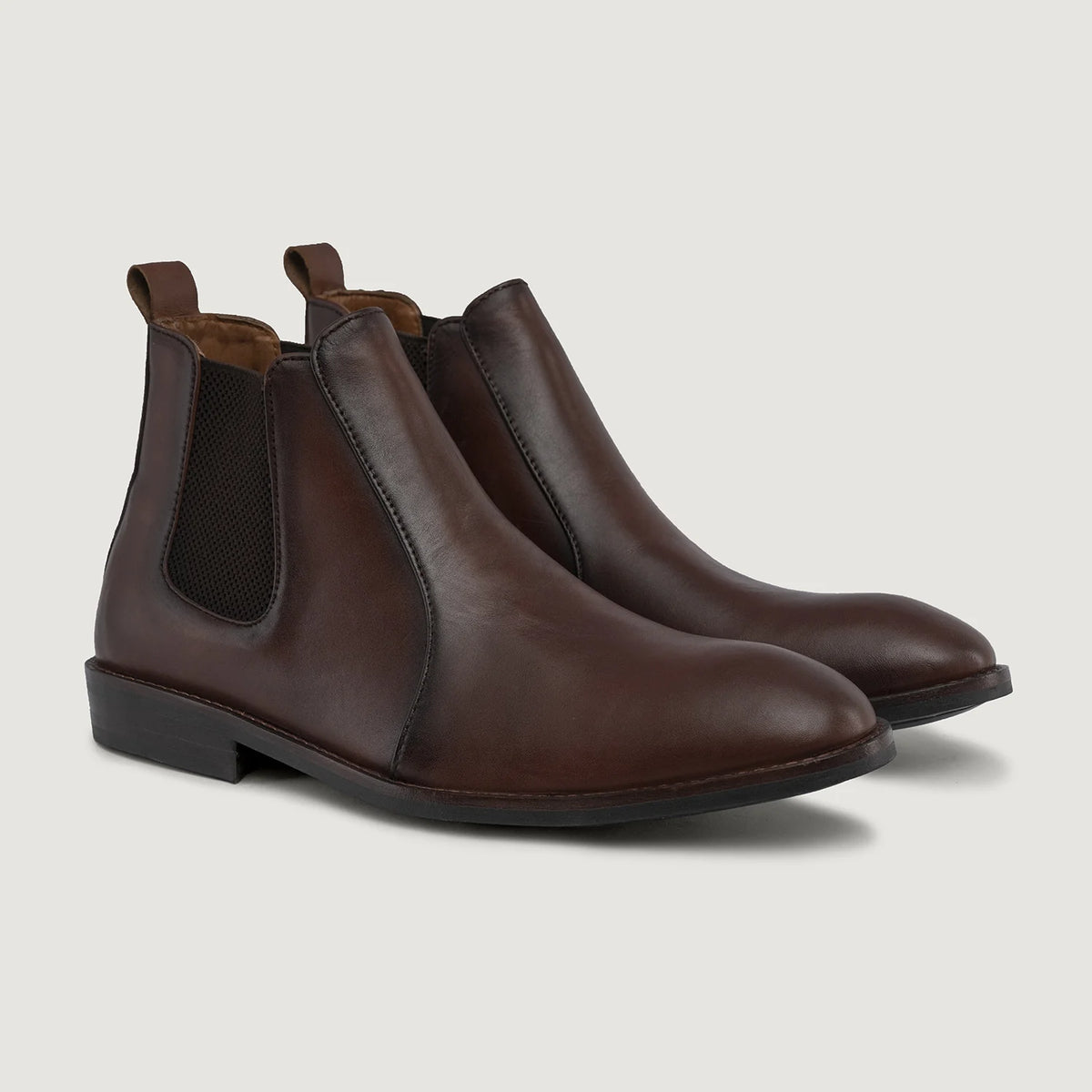 Clarkson Chelsea Brown Burnished Leather Boots StudGuard For Men in Burnished Brown Full-Grain Leather - عرض جانبي | شراء أونلاين عبر المتجر الرسمي