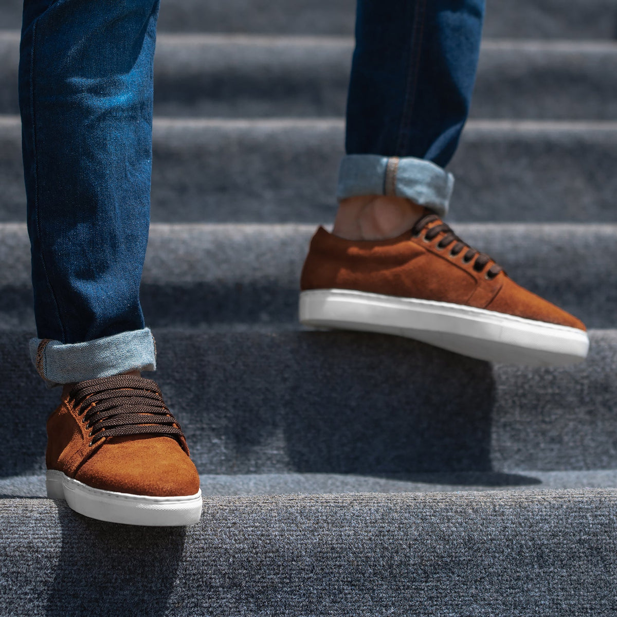 Murphy Low Top بني Suede سنيكرز جلدي كاجوال رجالي - دعامة الكعب المقواة وتفاصيل الخياطة المزدوجة الدقيقة