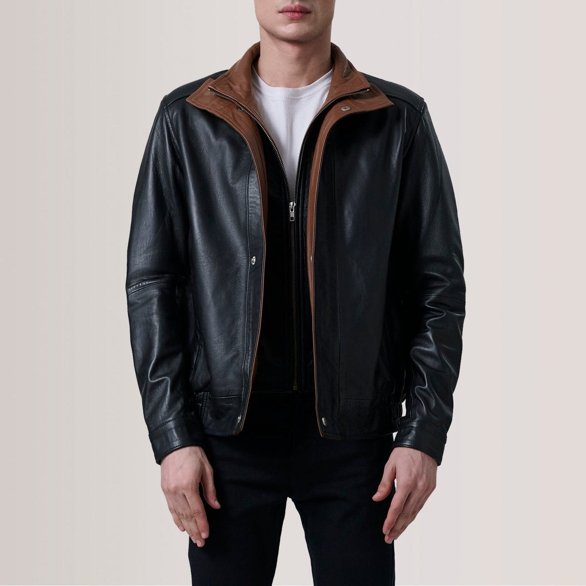 
Alfred Brown Leather Bomber Jacket For Men in Brown Sheepskin Leather - عرض أمامي وقَصّة مفصلة أنيقة | شراء أونلاين عبر المتجر الرسمي