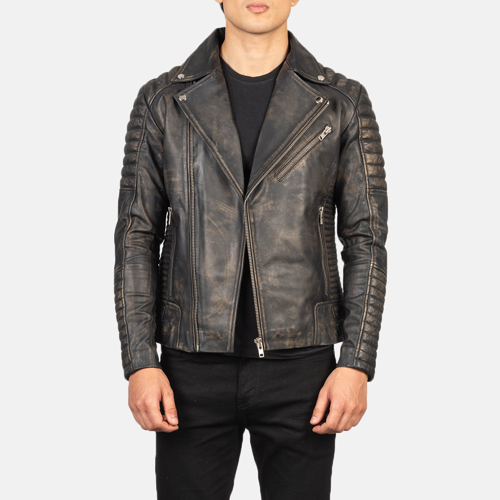 
تفاصيل حرفية لصنع الحاشية في Armand Green Suede Biker Jacket