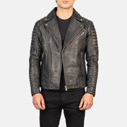 
تفاصيل حرفية لصنع الحاشية في Armand Green Suede Biker Jacket
