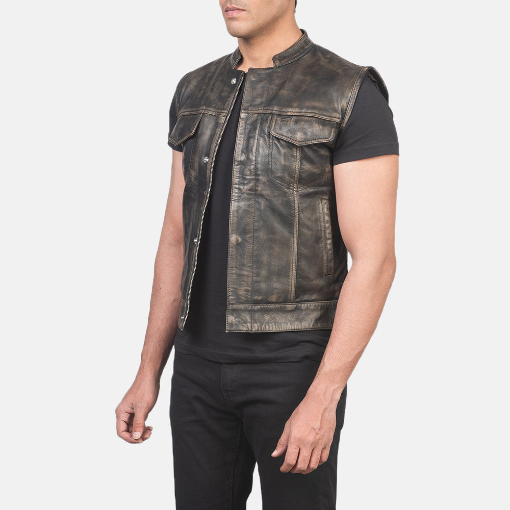 
Distressed Brown Sheepskin Leather Biker Jacket - عرض خلفي يوضح تفصيل الأكتاف المتقن والحاشية النظيفة