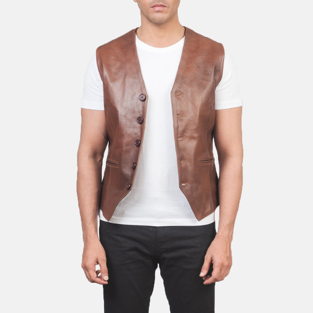 
Auden بني صديري جلد رجالي in Brown Cowhide Leather - عرض أمامي وقَصّة مفصلة أنيقة | شراء أونلاين عبر المتجر الرسمي