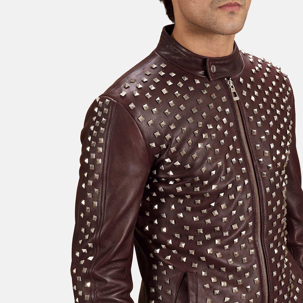Close-Up Detail of Band with snap button &amp; Zipper Hardware on Blix Bono عنابي جاكيت بايكر جلد رجالي