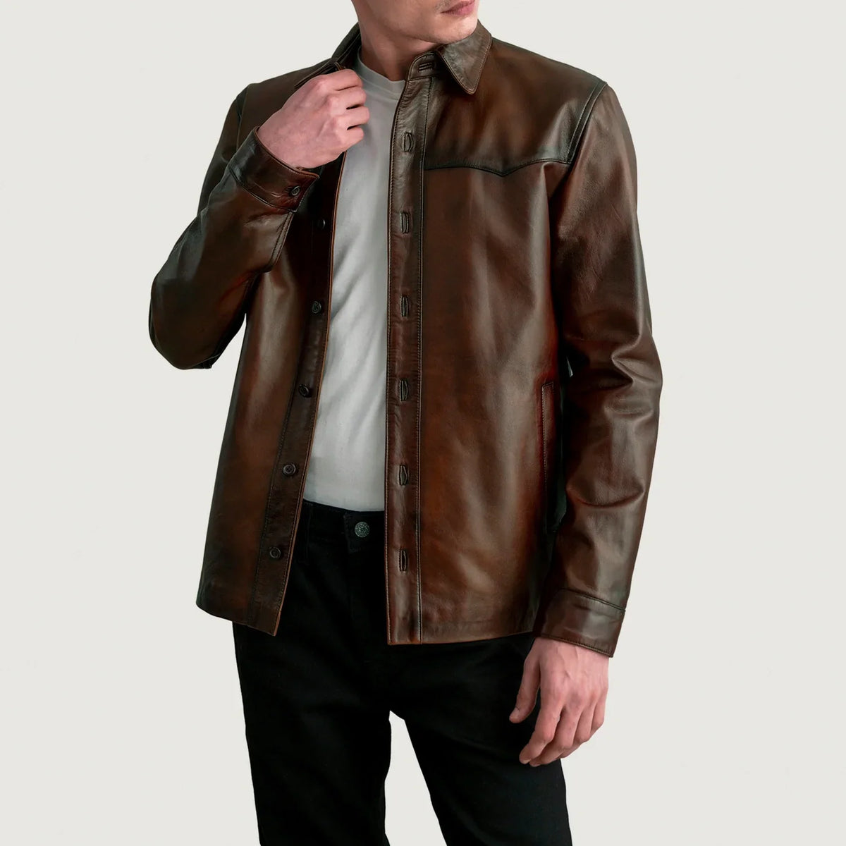 
Bronco Distressed بني Leather Shirt رجالي in Distressed Brown Sheepskin Leather - عرض أمامي وقَصّة مفصلة أنيقة | شراء أونلاين عبر المتجر الرسمي