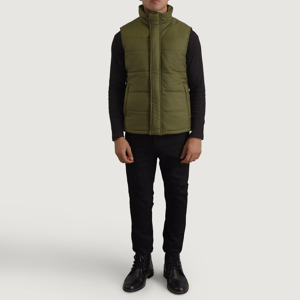 Bryan أخضر Puffer Vest رجالي - Lateral Side Profile View Showing Sleeve Cut &amp; Athletic Taper Fit