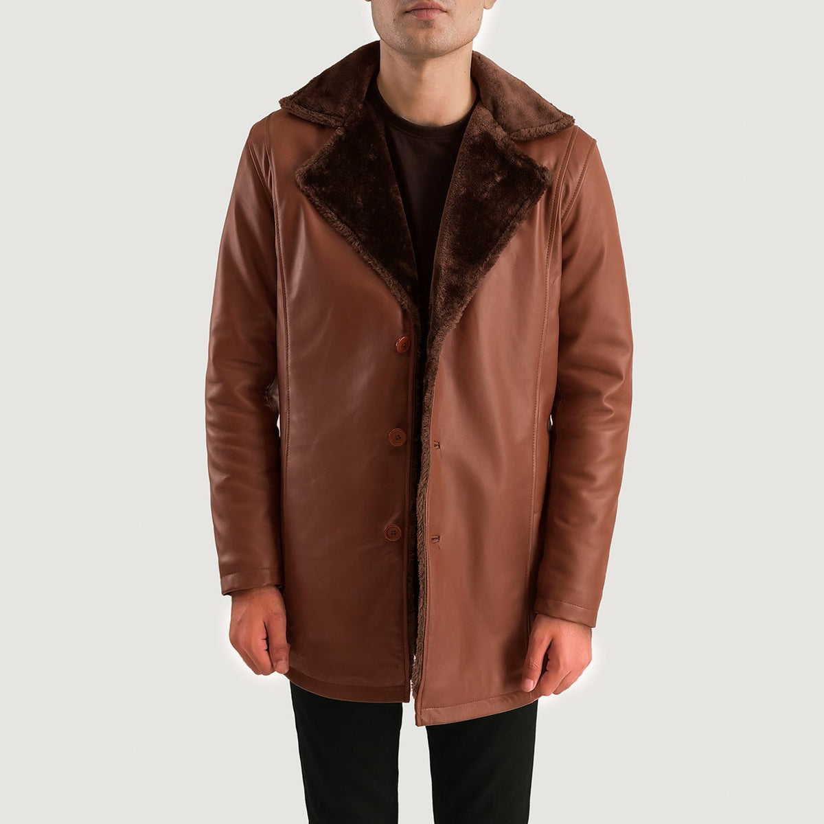
تفاصيل مقربة of Shirt & Button Hardware on Cinnamon بني Leather Fur معطف جلد فاخر رجالي