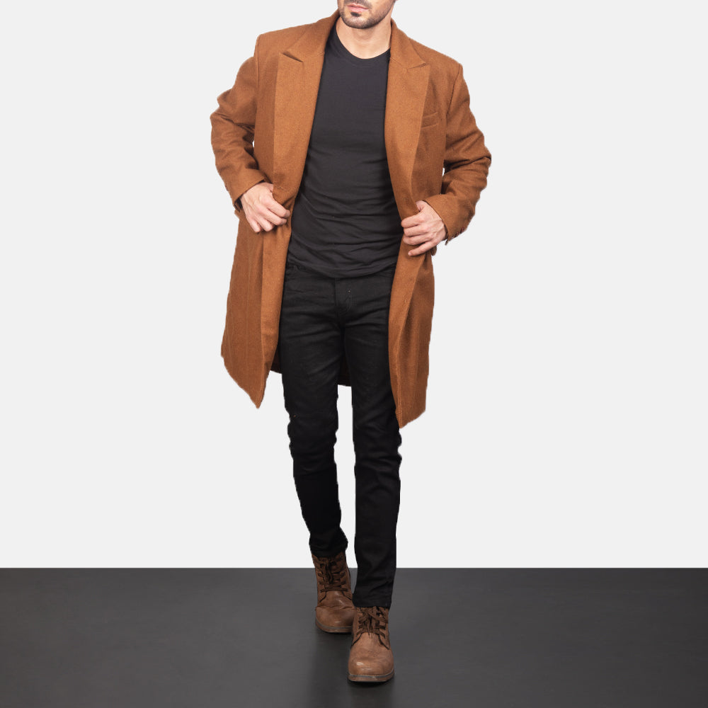 
تفاصيل مقربة of Notch & Button Hardware on Claud Khaki Wool Double Breasted Coat