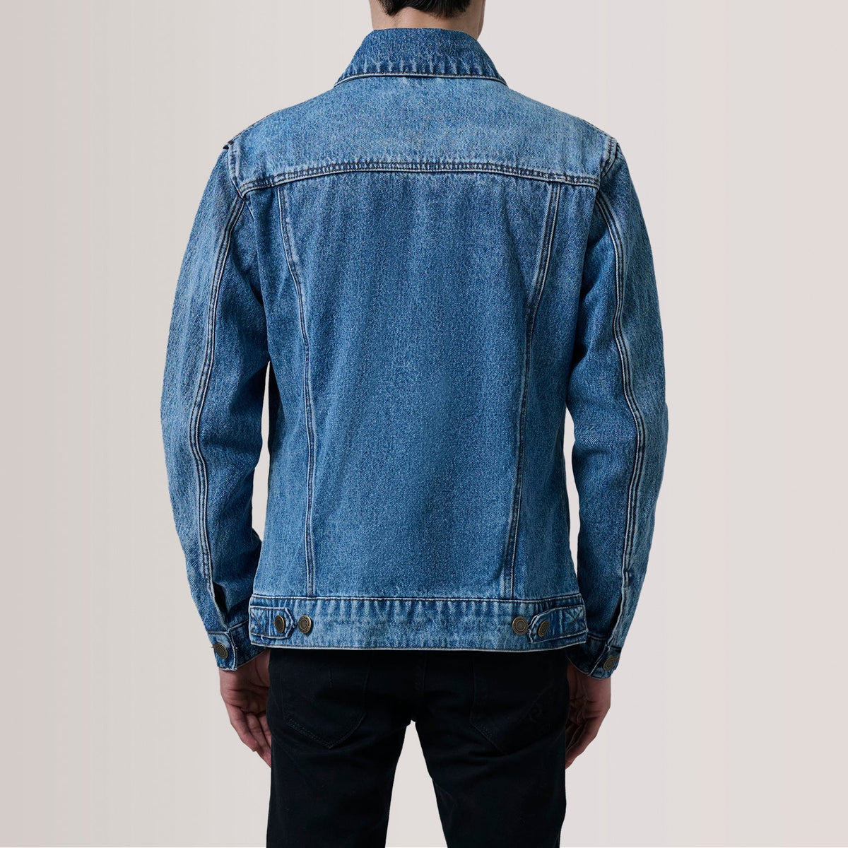 Close-Up Detail of Classic Collar &amp; Heavy-Duty Zipper Hardware on Conard Ice أزرق Denim Trucker جاكيت جلد رجالي For Men