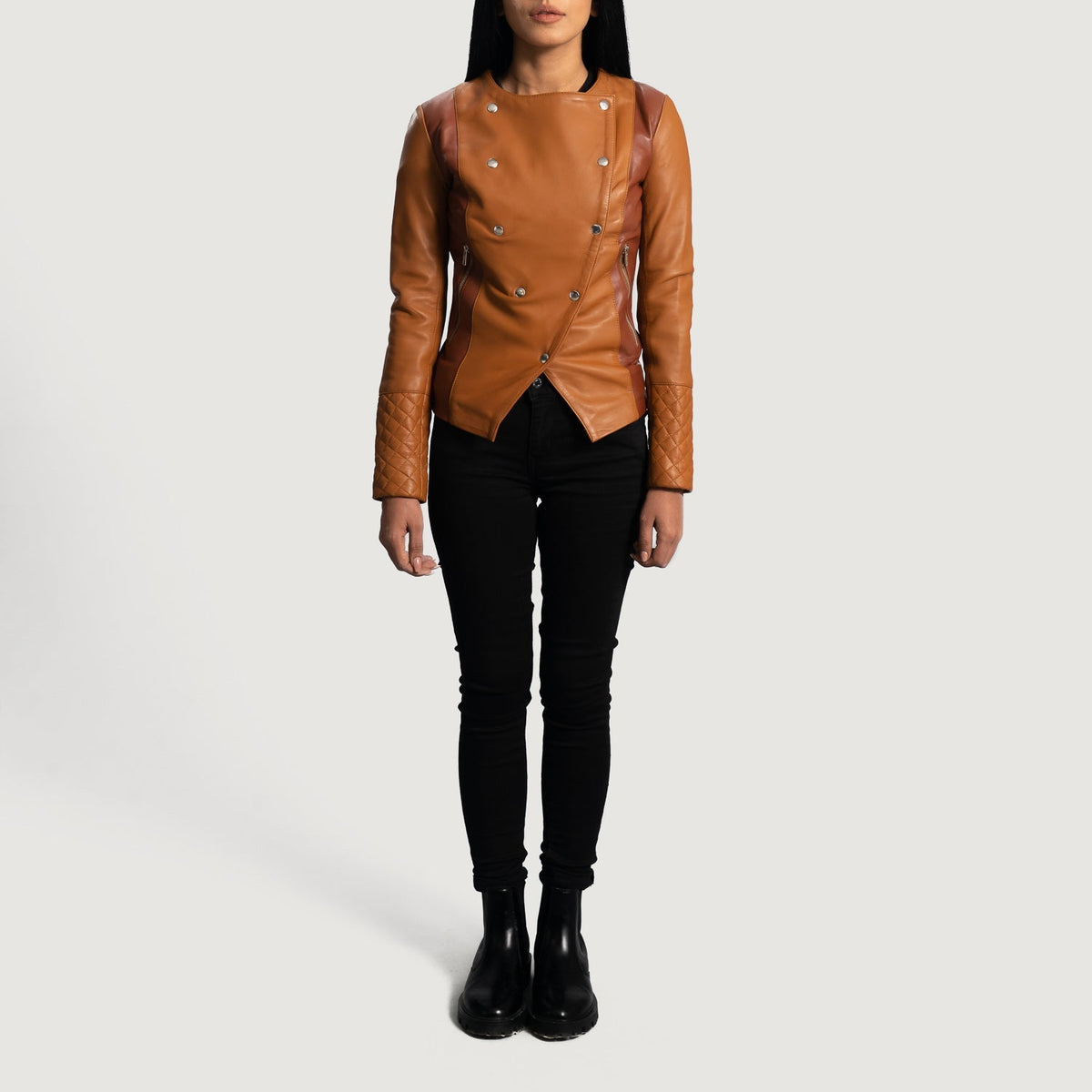 Close-Up Detail of Classic Collar &amp; Button Hardware on Women's County بيج Overlap جاكيت جلد نسائي