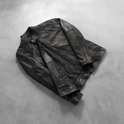 Styled Fit Perspective of Dean أسود جاكيت بايكر جلد رجالي on Model - Natural Daylight Drape
