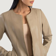 
عرض البطانة الداخلية Showing Quilted Polyester Lining & جيبان داخليان عمليان