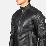 
عرض البطانة الداخلية Showing Quilted Polyester Lining & جيبان داخليان عمليان