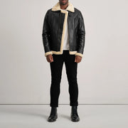 
Francis B-3 Black Leather Bomber Jacket - عرض جانبي يوضح قَصّة الأكمام المريحة