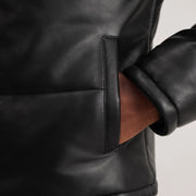
عرض البطانة الداخلية Showing Polyester Lining & جيبان داخليان عمليان