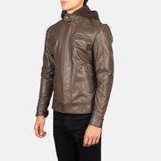 
Brown Cowhide Leather Biker Jacket - عرض خلفي يوضح تفصيل الأكتاف المتقن والحاشية النظيفة