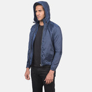 Close-Up Detail of High Neck with Hood &amp; Zipper with wind flap Hardware on Men's Jimmy أزرق Hooded Windbreaker جاكيت جلد رجالي