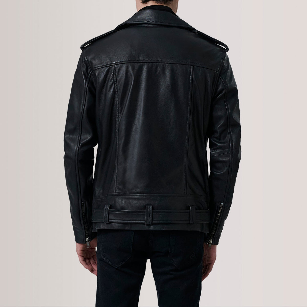 Close-Up Detail of Notch &amp; Zipper &amp; Waist Straps Hardware on Kole أسود Leather Double Rider جاكيت جلد رجالي For Men