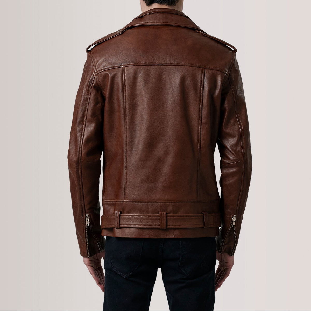 
تفاصيل مقربة of Notch & Zipper & Waist Straps Hardware on Kole Waxed بني Leather Double Rider جاكيت جلد رجالي