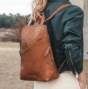 Amanda Full-Grain Leather Backpack نسائي – alternate product view 2