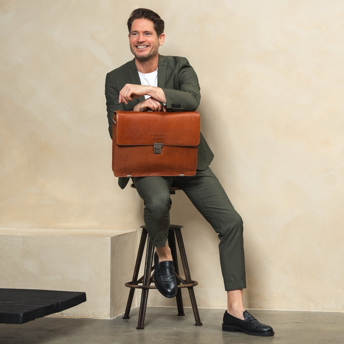 Salvatore Full-Grain Leather Briefcase رجالي – alternate product view 3
