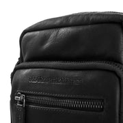
Solid Antique Brass Hardware & Heavy-Duty Dual Zipper Detail on Bremen حقيبة كروس جلدية