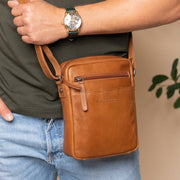 Laveno Full-Grain Leather Crossbody Bag رجالي – alternate product view 2