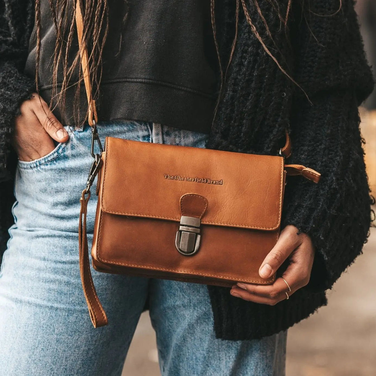 Lucca Full-Grain Leather Crossbody Bag نسائي – alternate product view 2