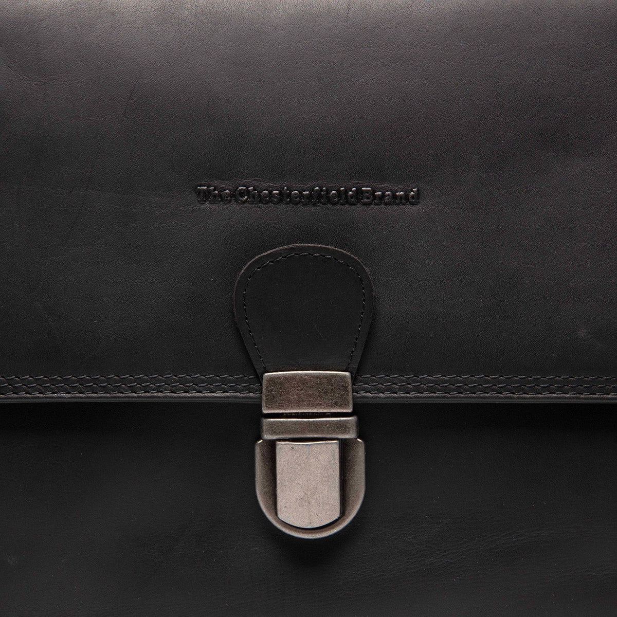 
Classic 100% Full-Grain leather Bag - عرض خلفي يوضح أحزمة الجلد المقواة والخياطة المتقنة