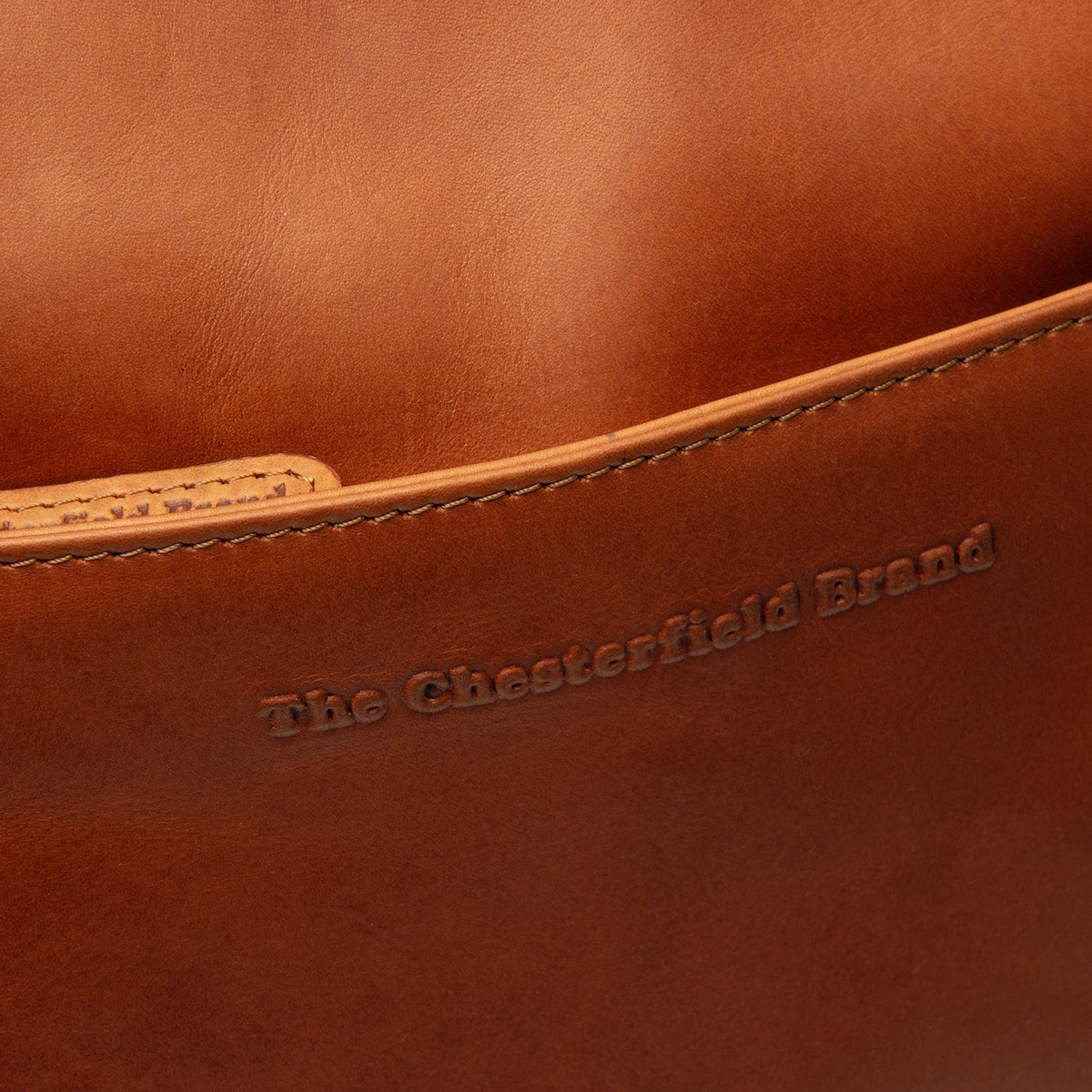 Lunton Full-Grain Leather Crossbody Bag نسائي – alternate product view 2