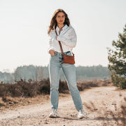 Salerno Full-Grain Leather Crossbody Bag نسائي – alternate product view 3